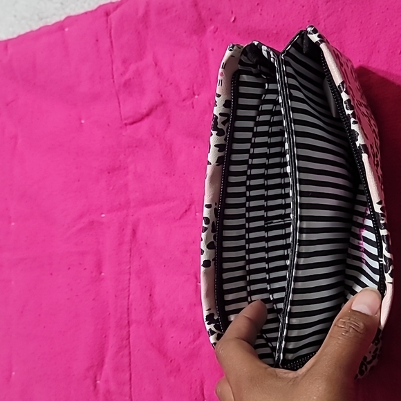 Betsey Johnson clutch wallet - Picture 2 of 3